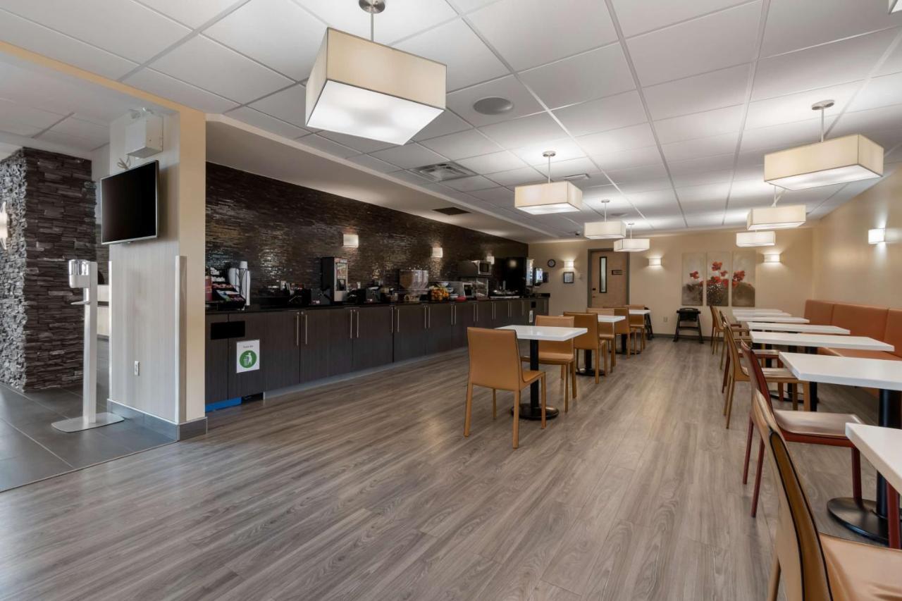 Best Western Plus Airport Inn&Suites Saskatoon Exterior foto